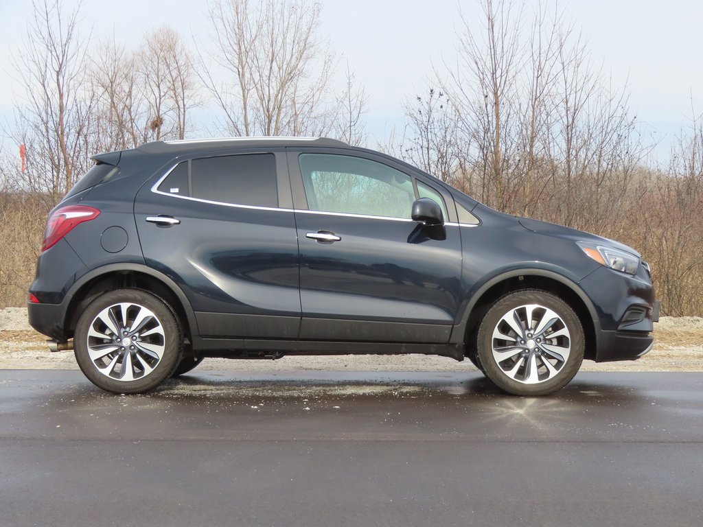 Used 2022 Buick Encore Preferred image 2