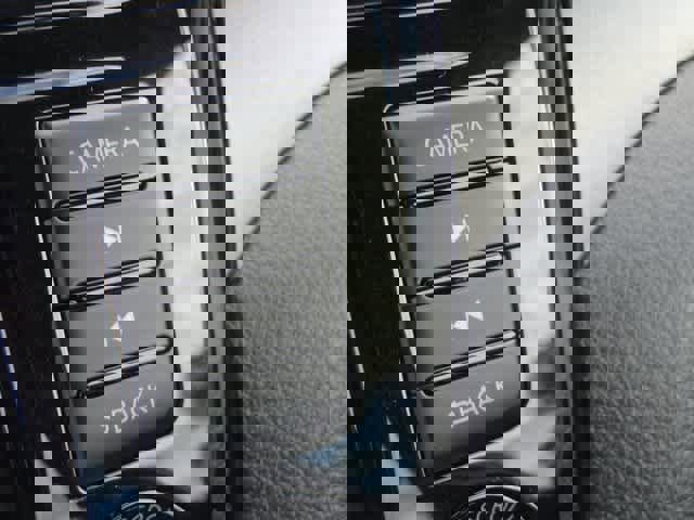 Used 2022 Nissan Rogue Sport S image 18