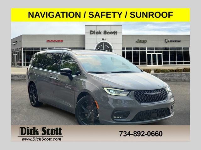 Used 2025 Chrysler Pacifica Limited