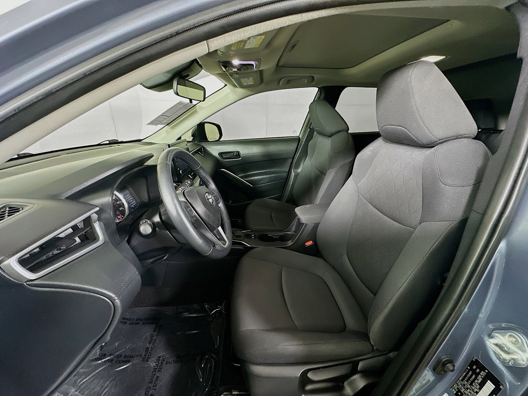 Used 2022 Toyota Corolla Cross LE image 12