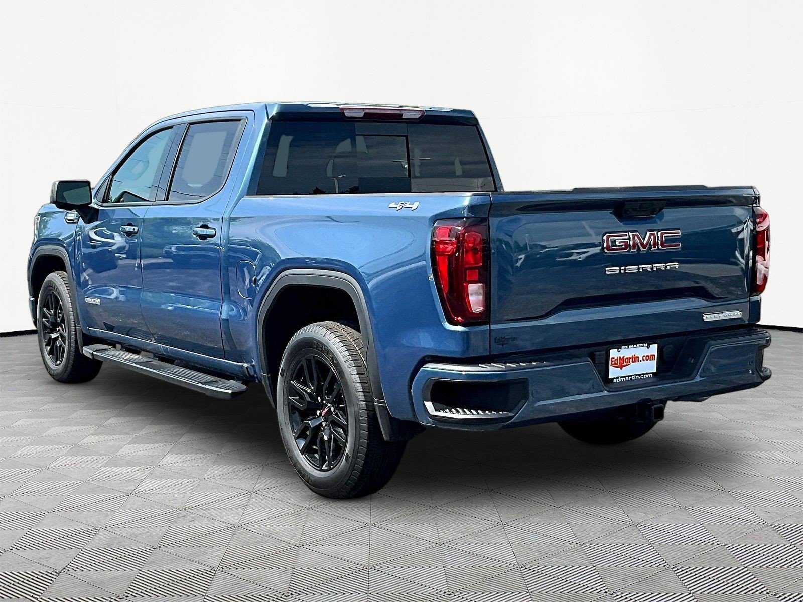 New 2026 GMC Sierra 1500 Elevation w/ Elevation Premium Package AWD/4WD image 4