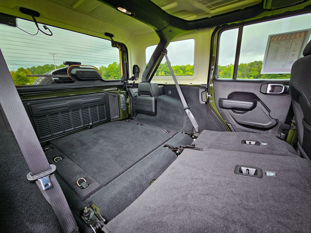 Used 2022 Jeep Wrangler Unlimited Sport AWD/4WD image 33
