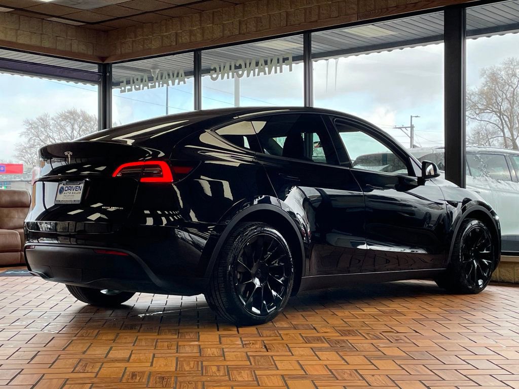 Used 2023 Tesla Model Y Long Range image 10
