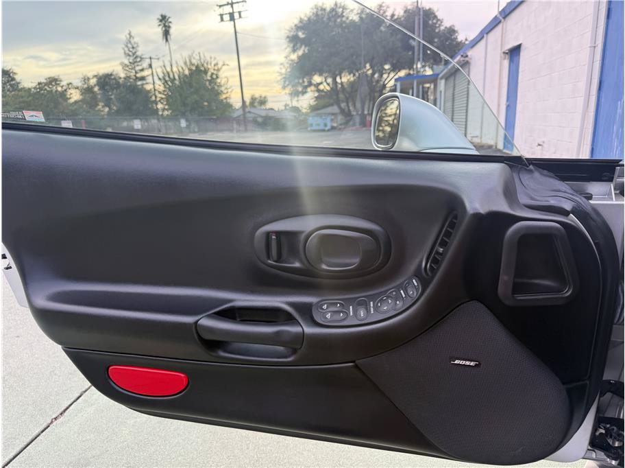 Used 2002 Chevrolet Corvette Coupe RWD image 21