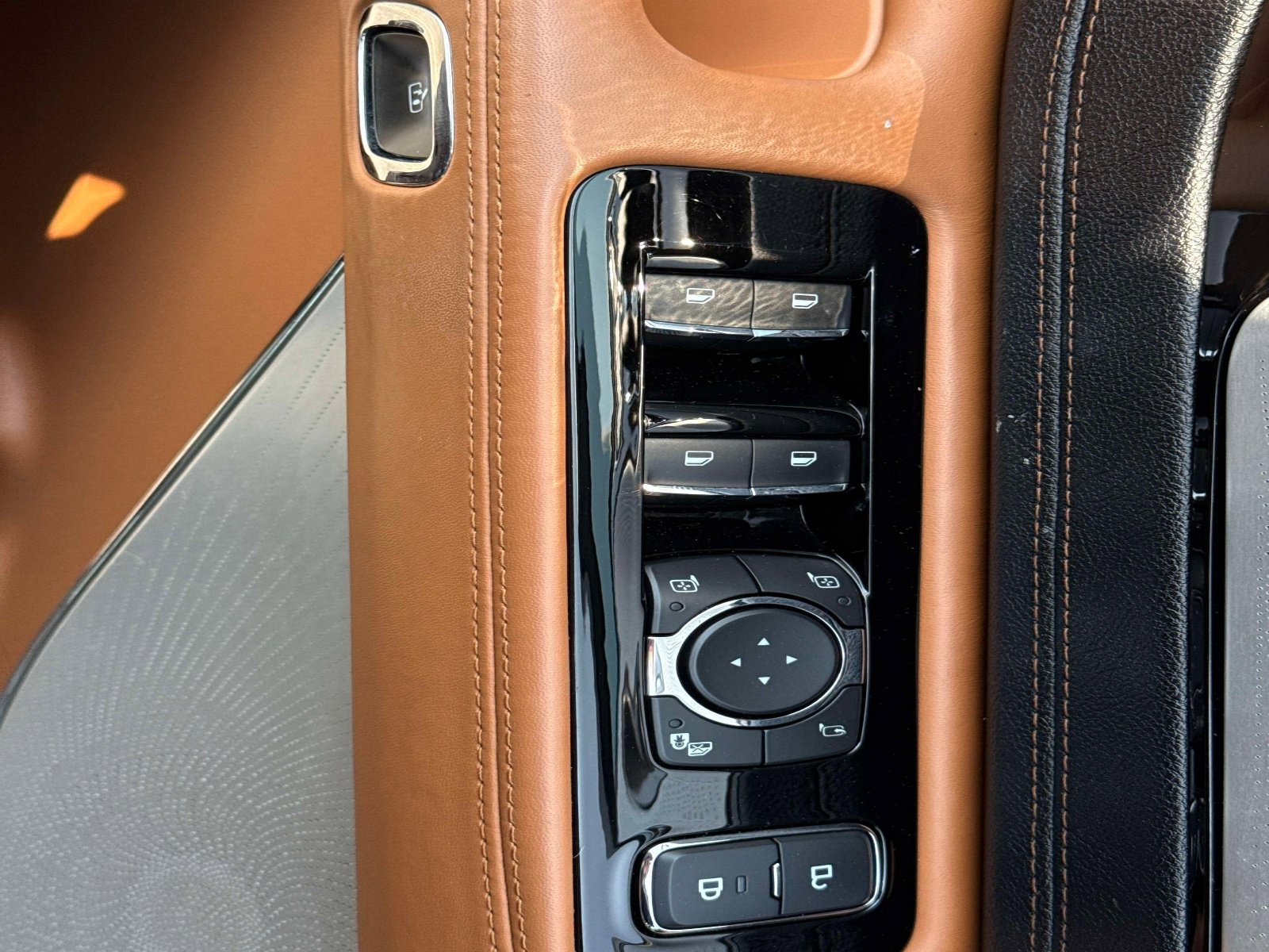 Used 2020 Lincoln Aviator Black Label w/ Class IV Trailer Tow Package image 22