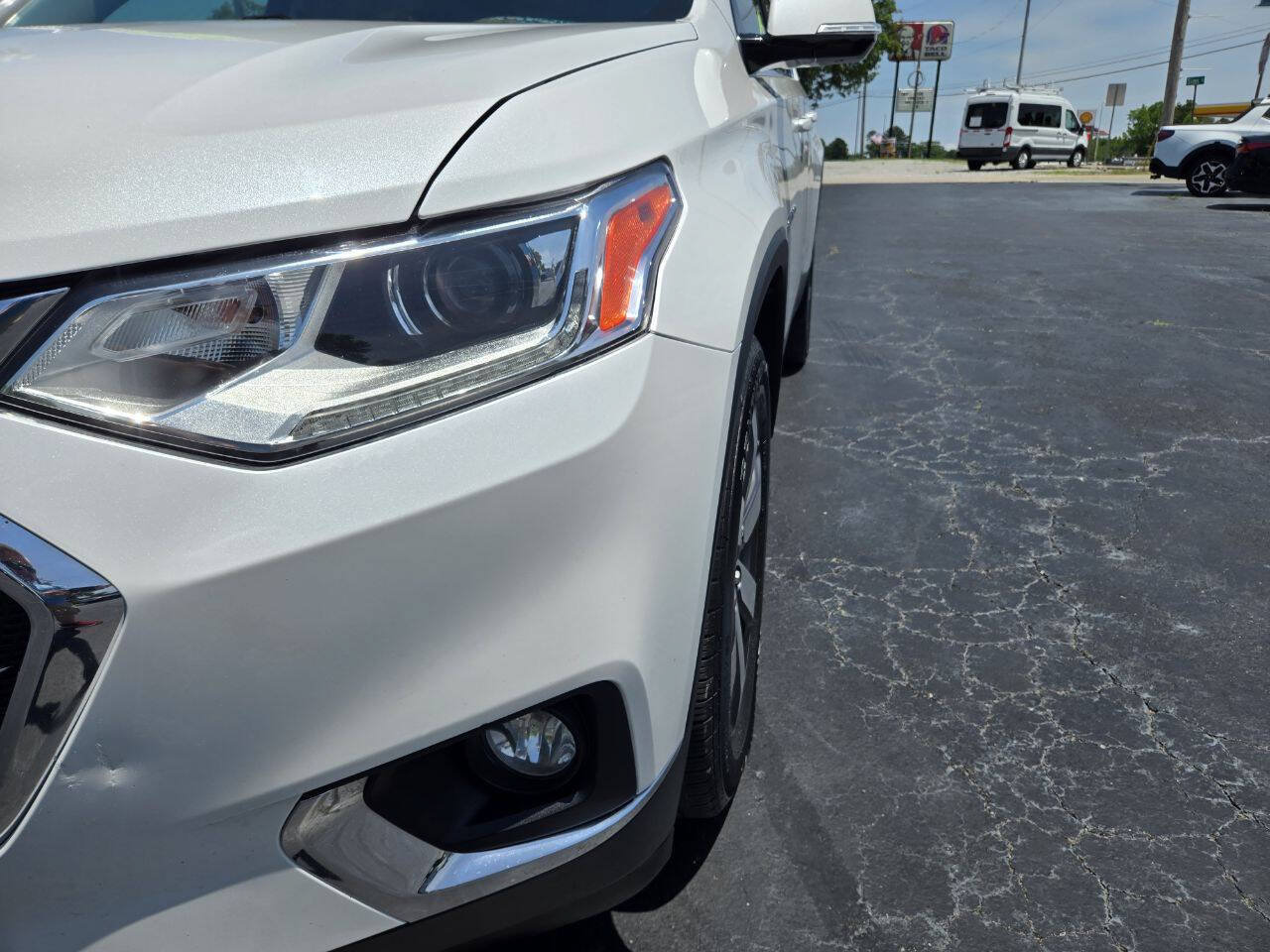 Used 2019 Chevrolet Traverse LT w/ LT Premium Package FWD image 12