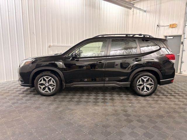 Used 2024 Subaru Forester Premium image 2