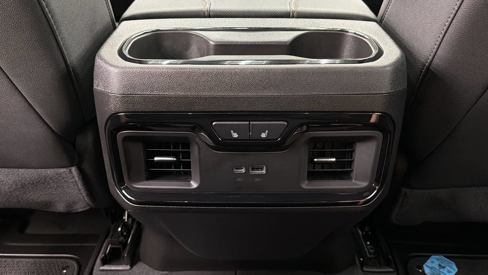 Used 2025 GMC Sierra 2500 AT4 w/ AT4 Premium Plus Package AWD/4WD image 39