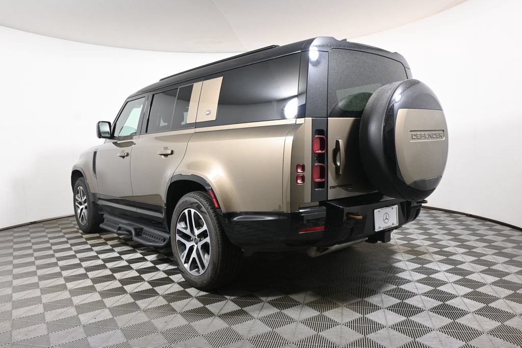 Used 2023 Land Rover Defender 130 X-Dynamic SE AWD/4WD image 5