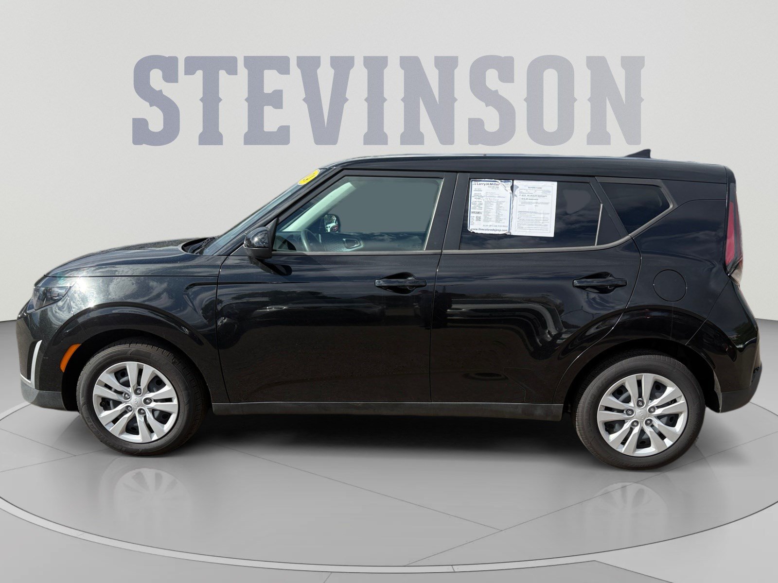 Used 2024 Kia Soul LX FWD image 2