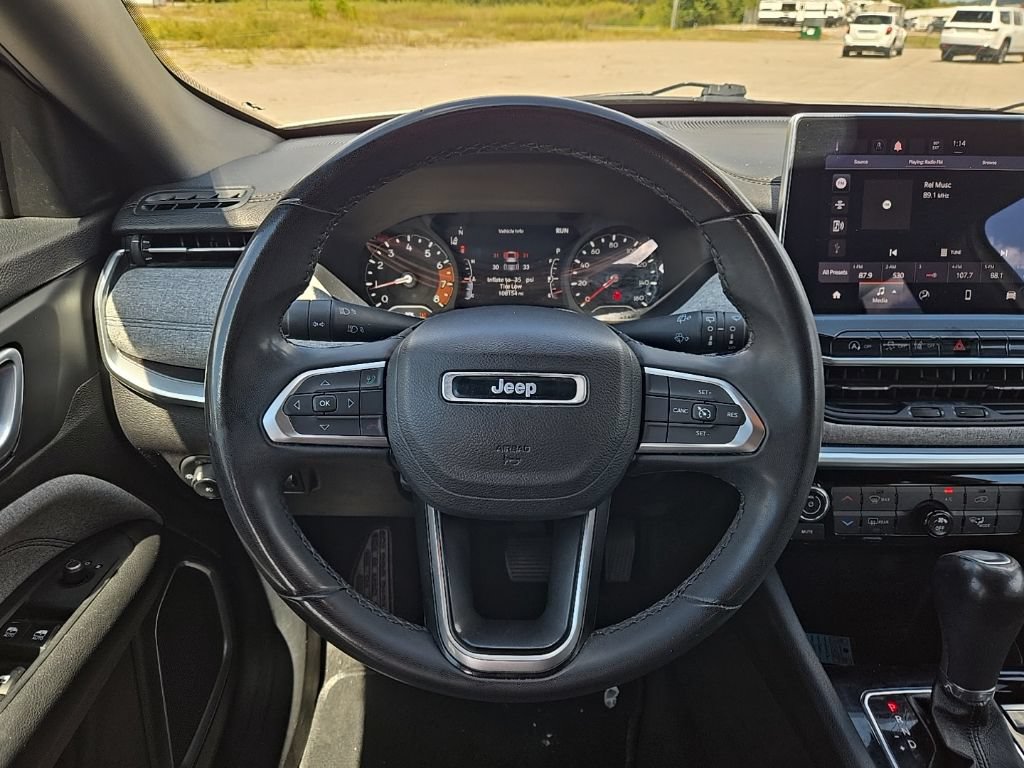 Used 2023 Jeep Compass Latitude AWD/4WD image 3