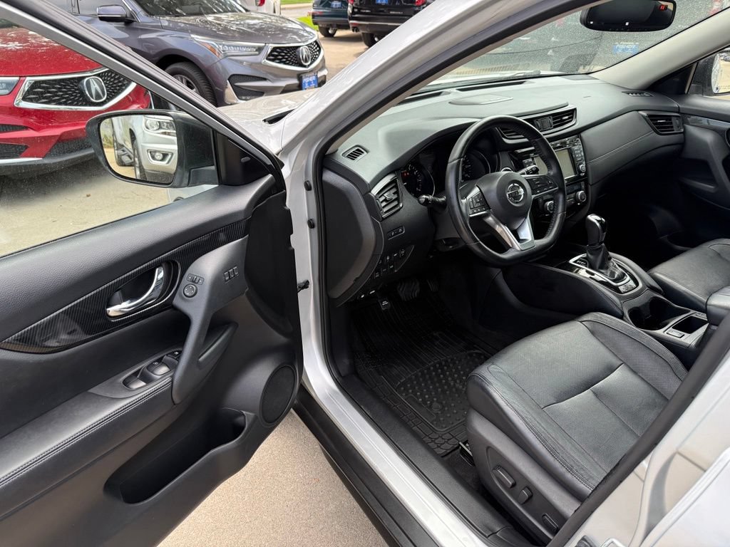 Used 2017 Nissan Rogue SL w/ SL Premium Package AWD/4WD image 10
