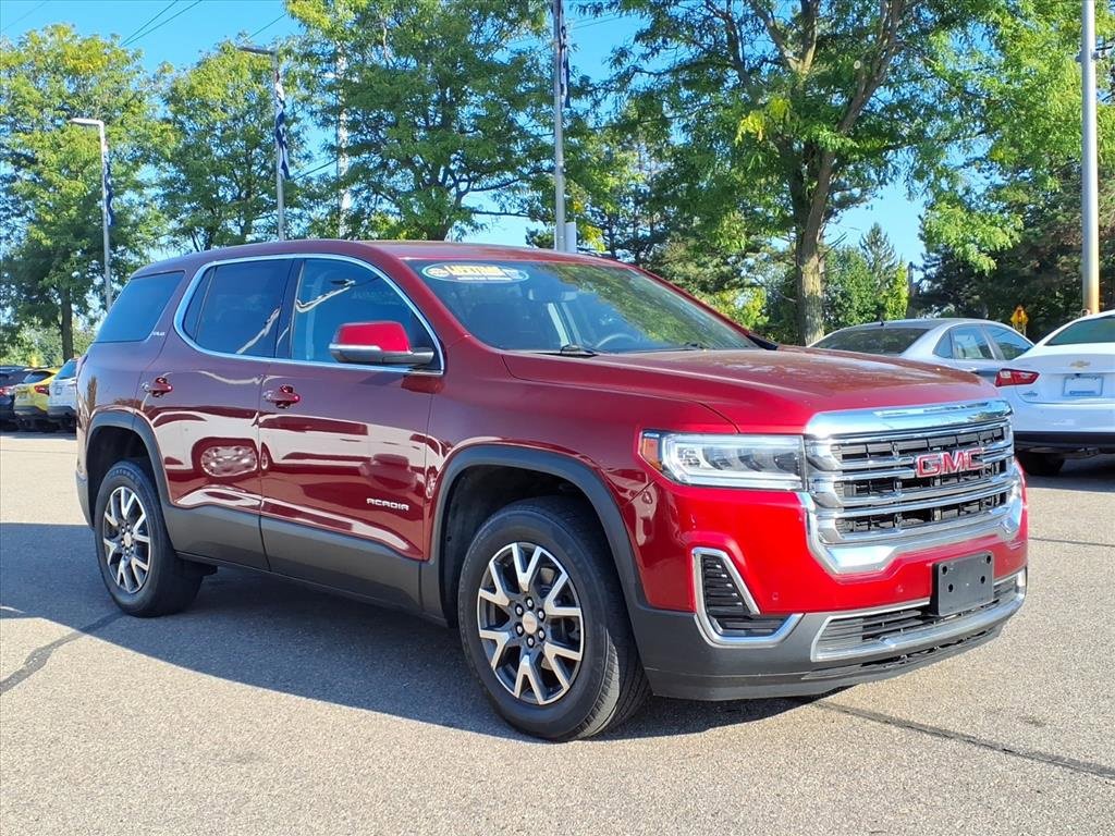 Used 2023 GMC Acadia SLE image 3
