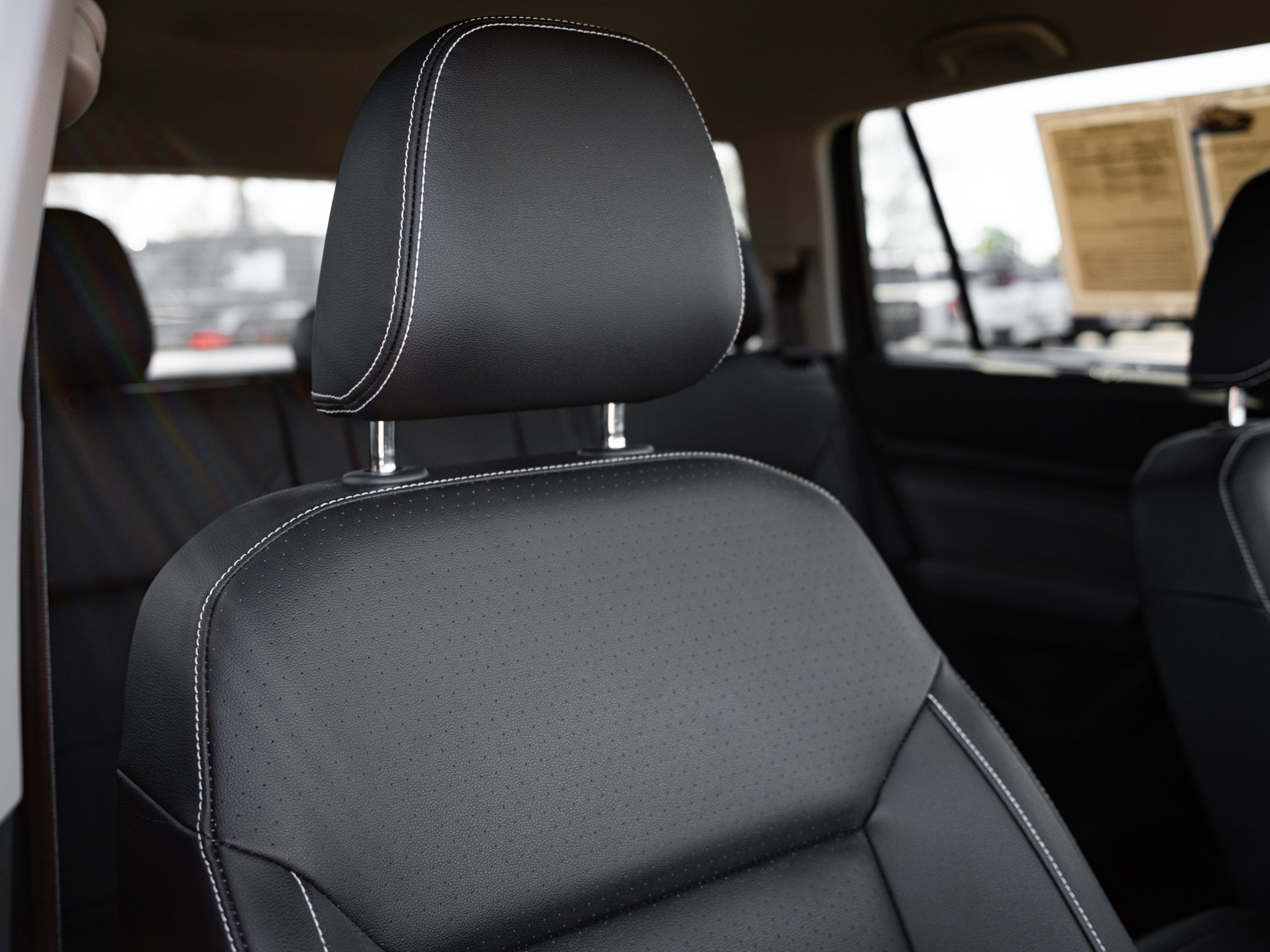 Used 2023 Volkswagen Atlas SE image 32