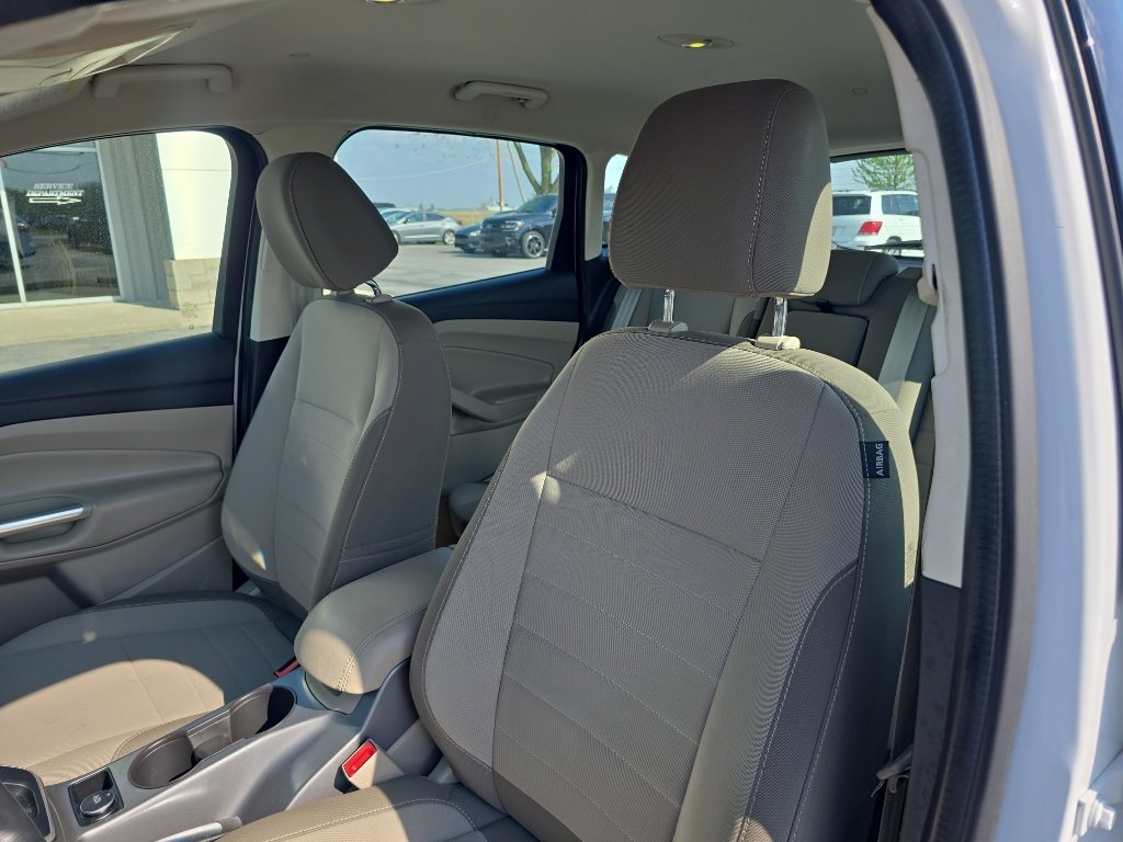 Used 2016 Ford C-MAX SE w/ Equipment Group 202A FWD image 10