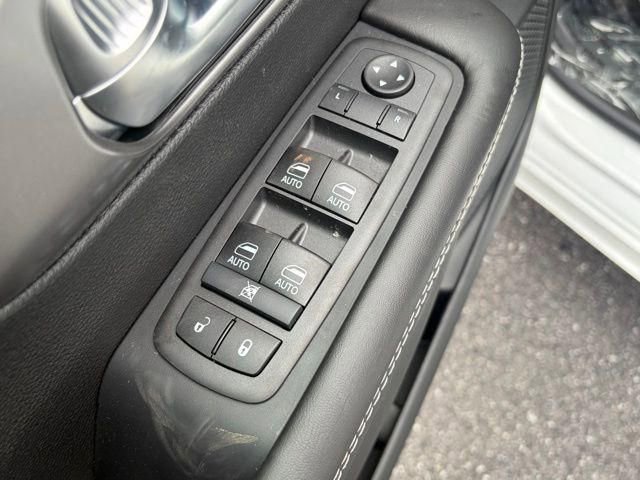 New 2026 Chrysler Voyager LX image 12