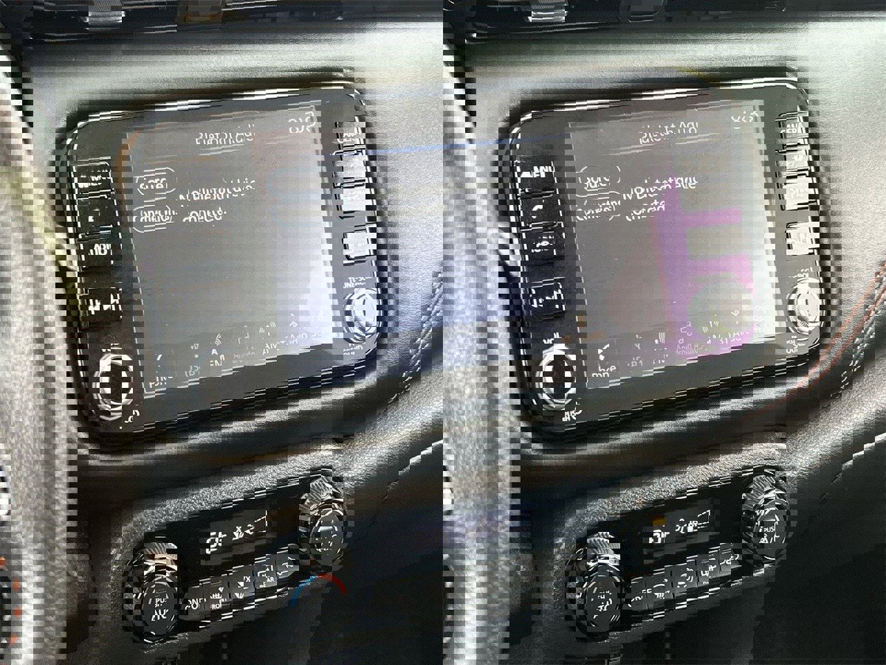 Used 2023 Nissan Kicks SR image 22