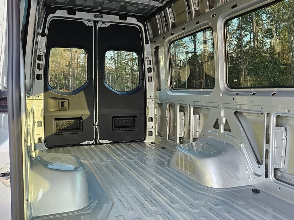 Used 2023 Mercedes-Benz Sprinter 3500 w/ Parking Package image 18