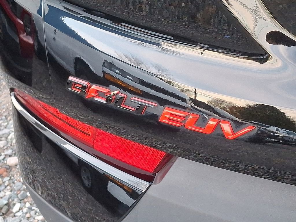 Certified 2023 Chevrolet Bolt EUV LT w/ Comfort Package image 30