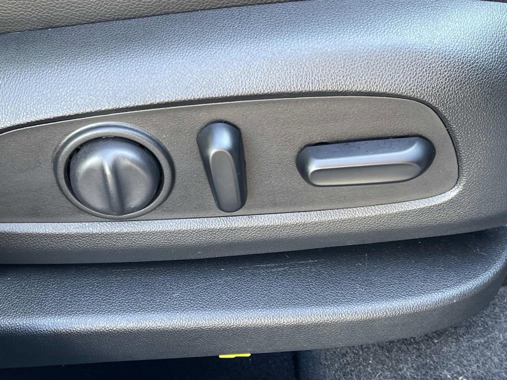 Used 2019 Chevrolet Equinox Premier image 23