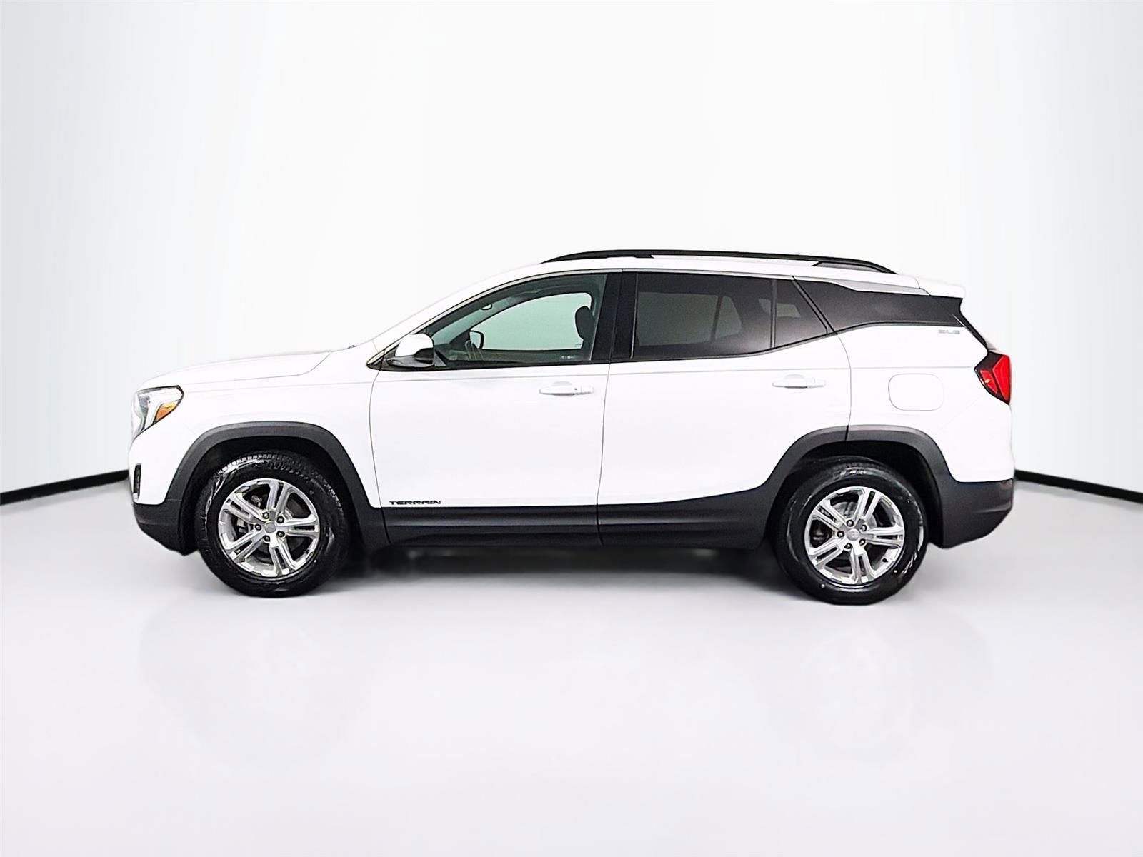 Used 2018 GMC Terrain SLE w/ Driver Convenience Package AWD/4WD image 4