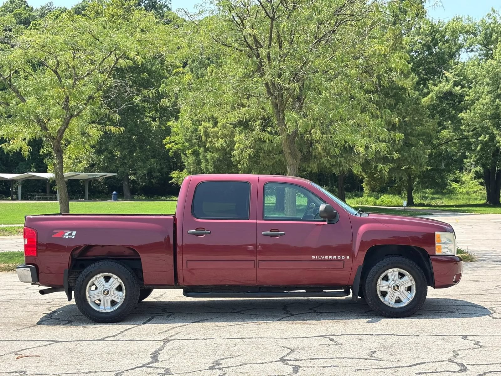 Used 2008 Chevrolet Silverado 1500 LT w/ Power Pack Plus AWD/4WD image 4