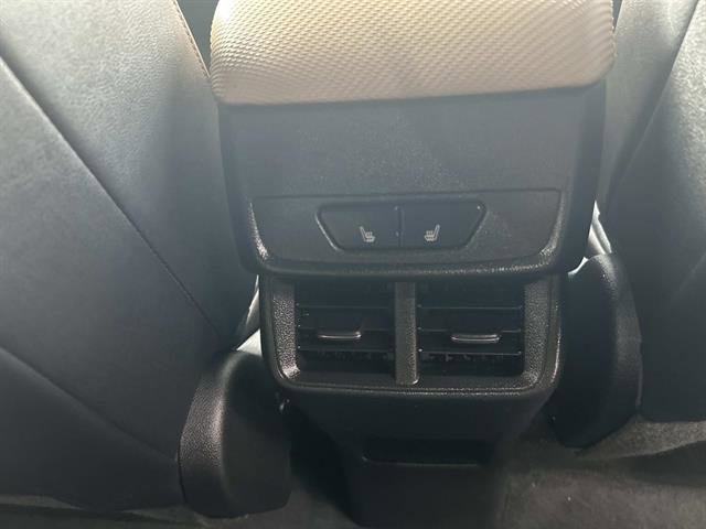 Used 2025 Chevrolet Equinox ACTIV w/ Safety and Technology Package image 17