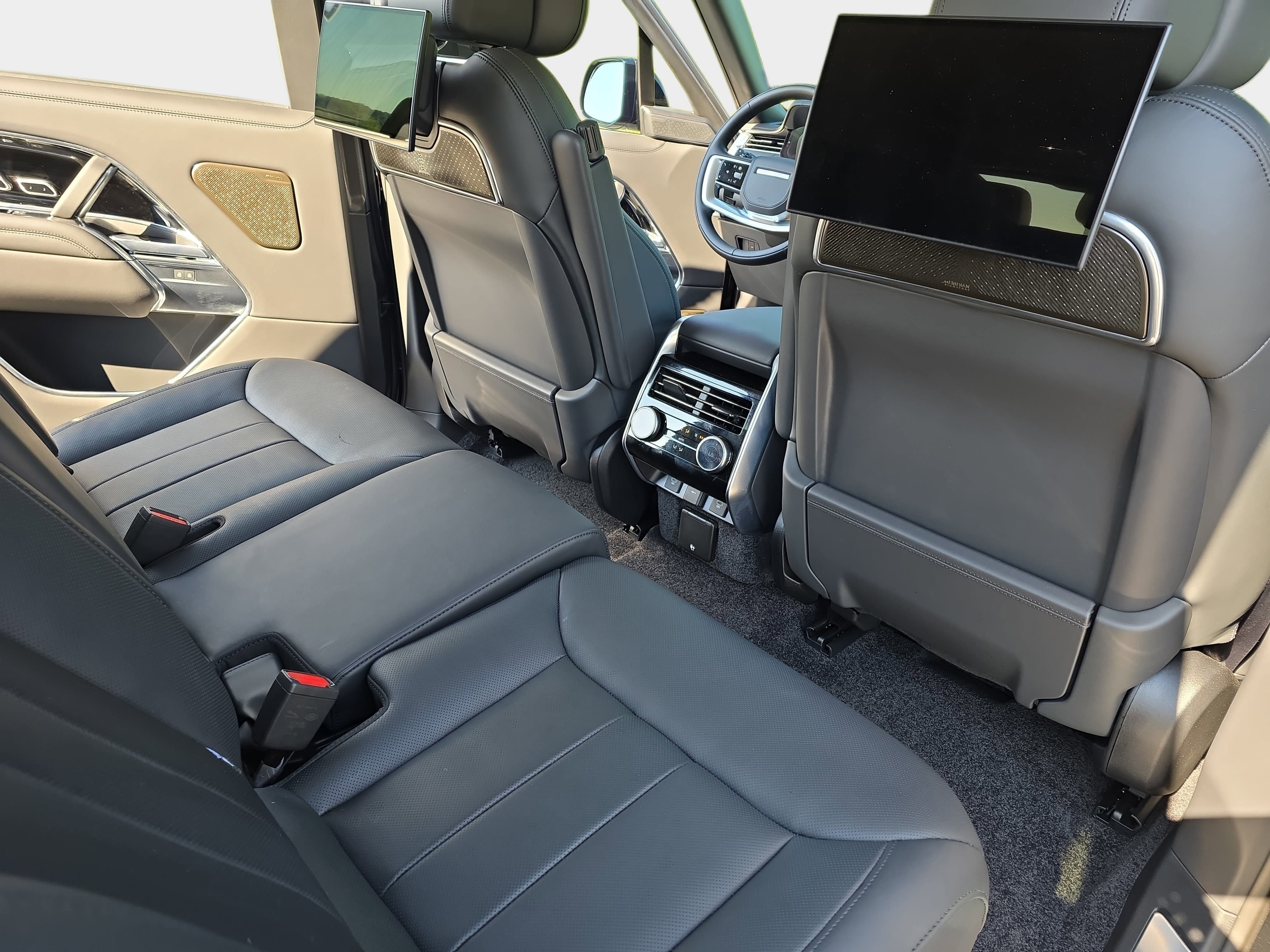 Certified 2024 Land Rover Range Rover Long Wheelbase Autobiography AWD/4WD image 11