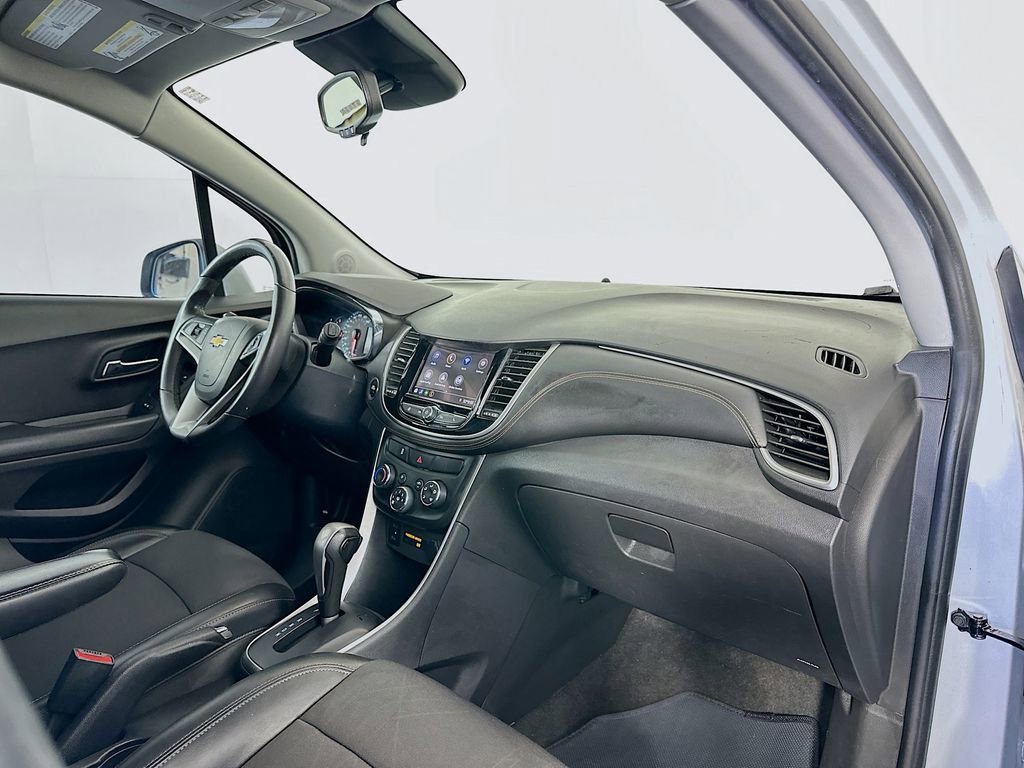 Used 2021 Chevrolet Trax LT w/ LT Convenience Package image 27