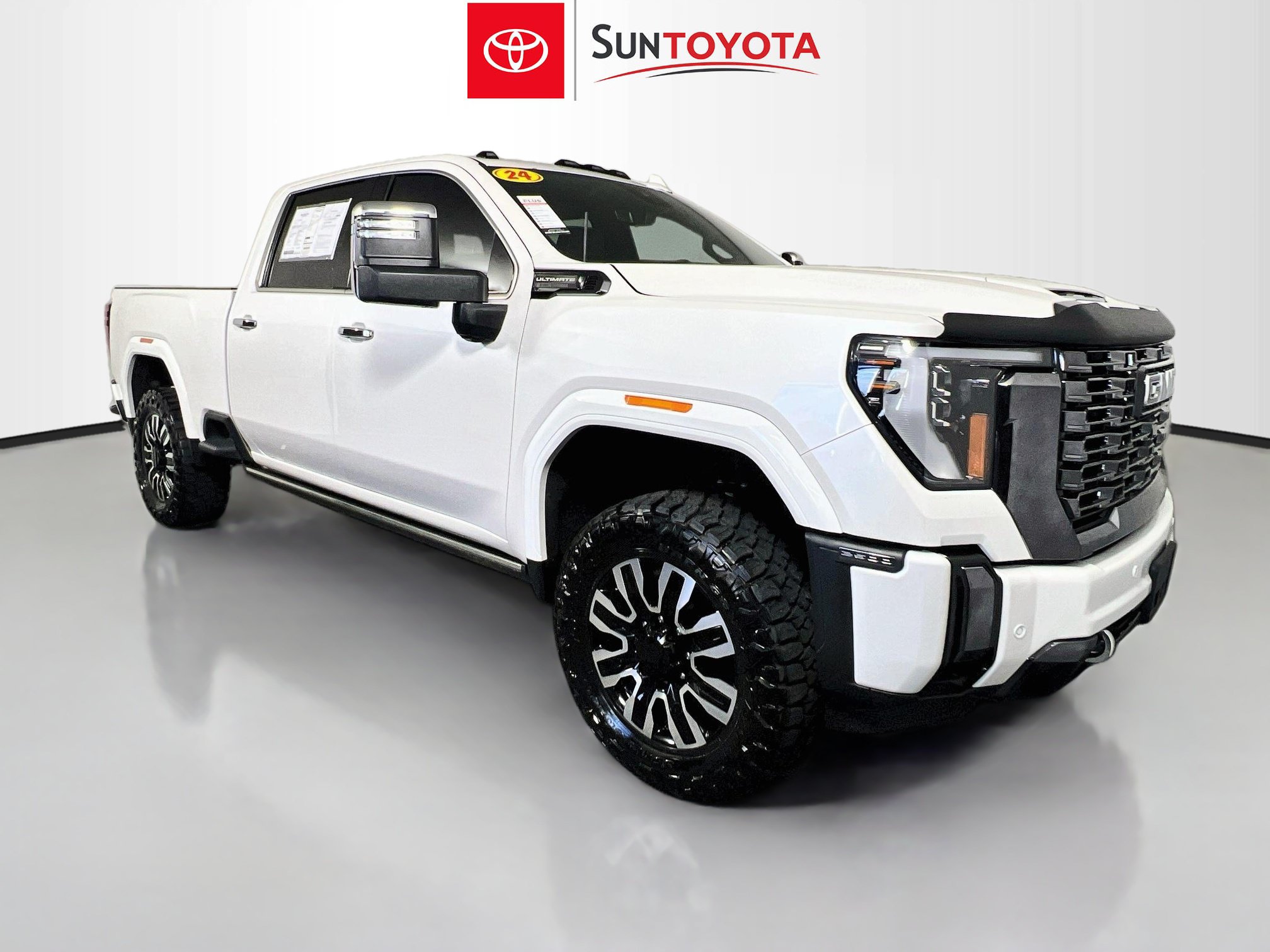Used 2024 GMC Sierra 2500 Denali Ultimate AWD/4WD image 1
