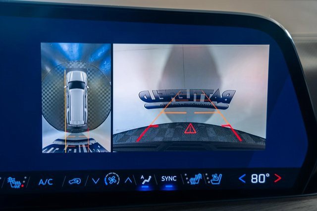 New 2026 Chevrolet Suburban High Country image 54