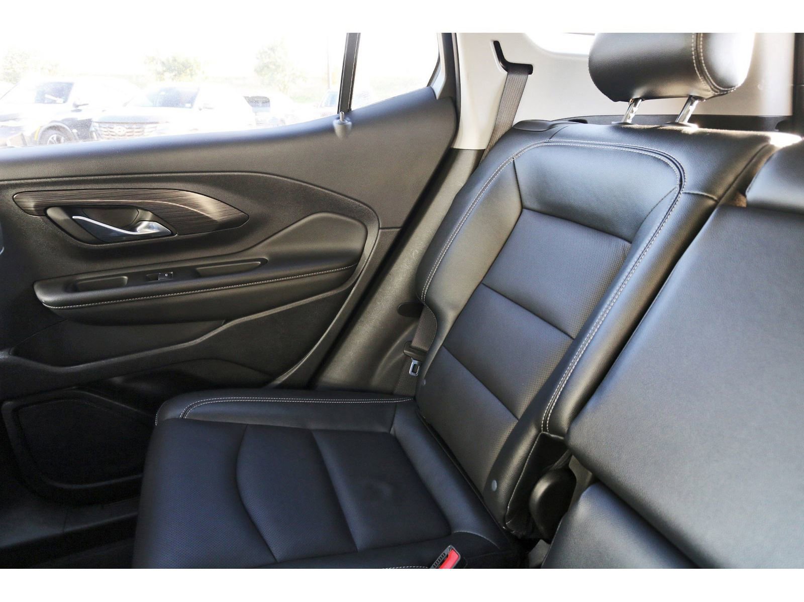 Used 2024 GMC Terrain SLT image 10