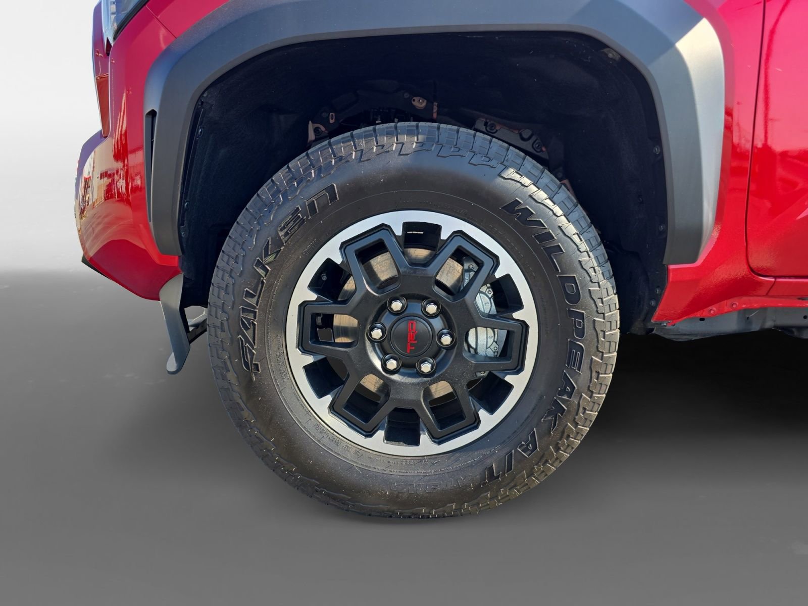 Certified 2025 Toyota Tacoma TRD Off-Road AWD/4WD image 14