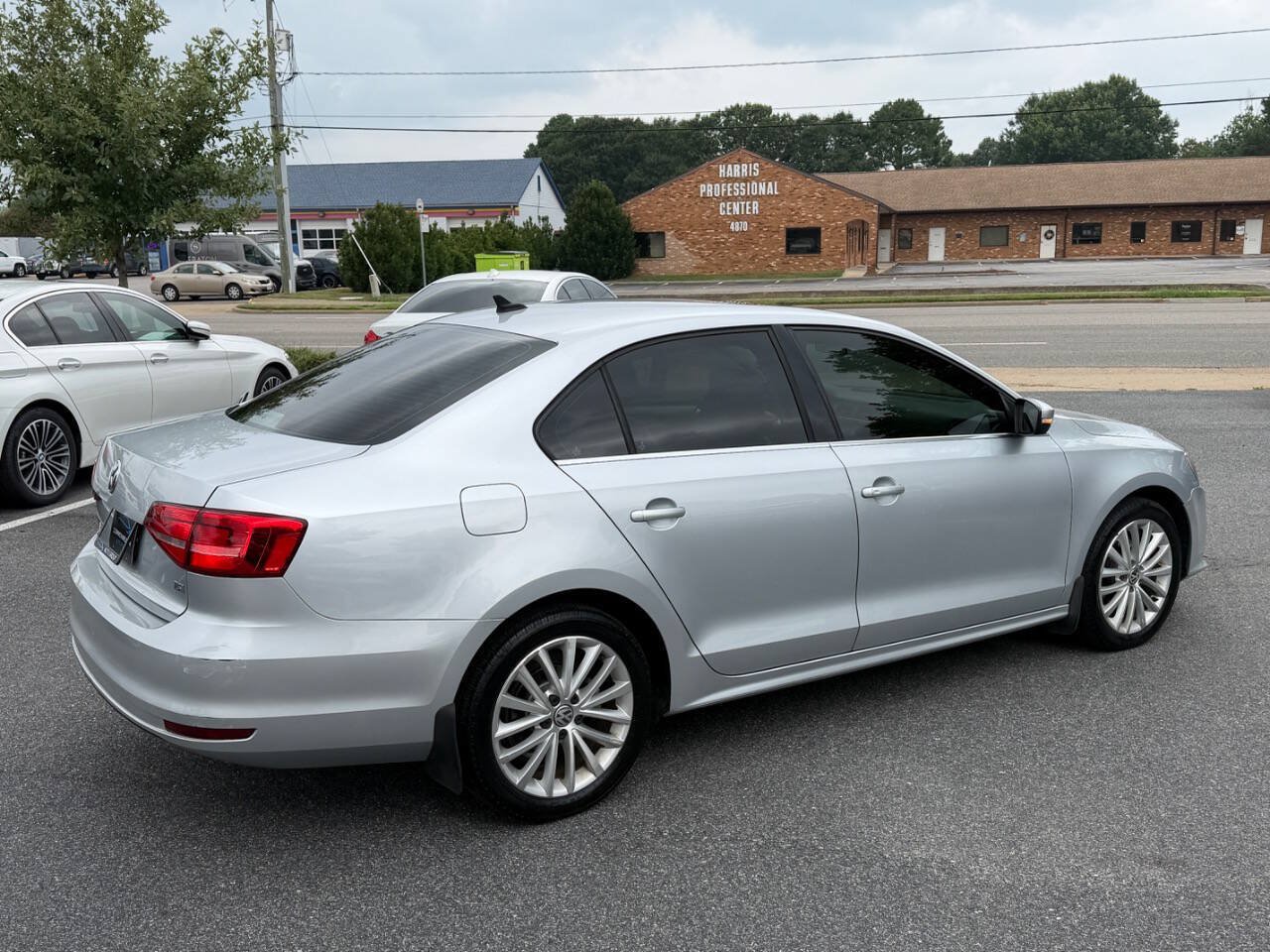 Used 2015 Volkswagen Jetta SE FWD image 5