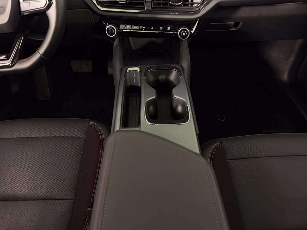 Used 2024 Chevrolet Equinox EV RS FWD image 21