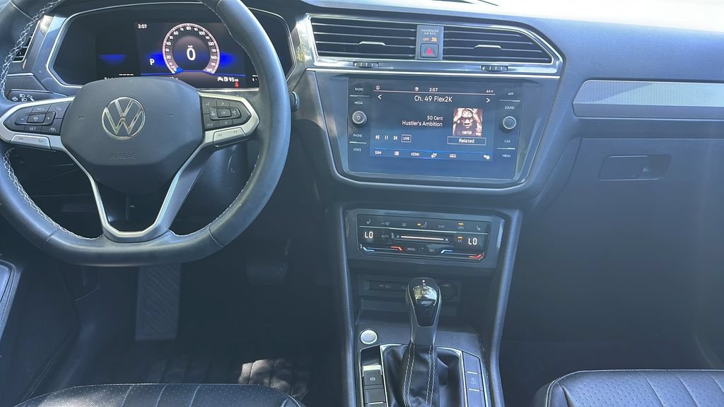 Certified 2022 Volkswagen Tiguan SE FWD image 19