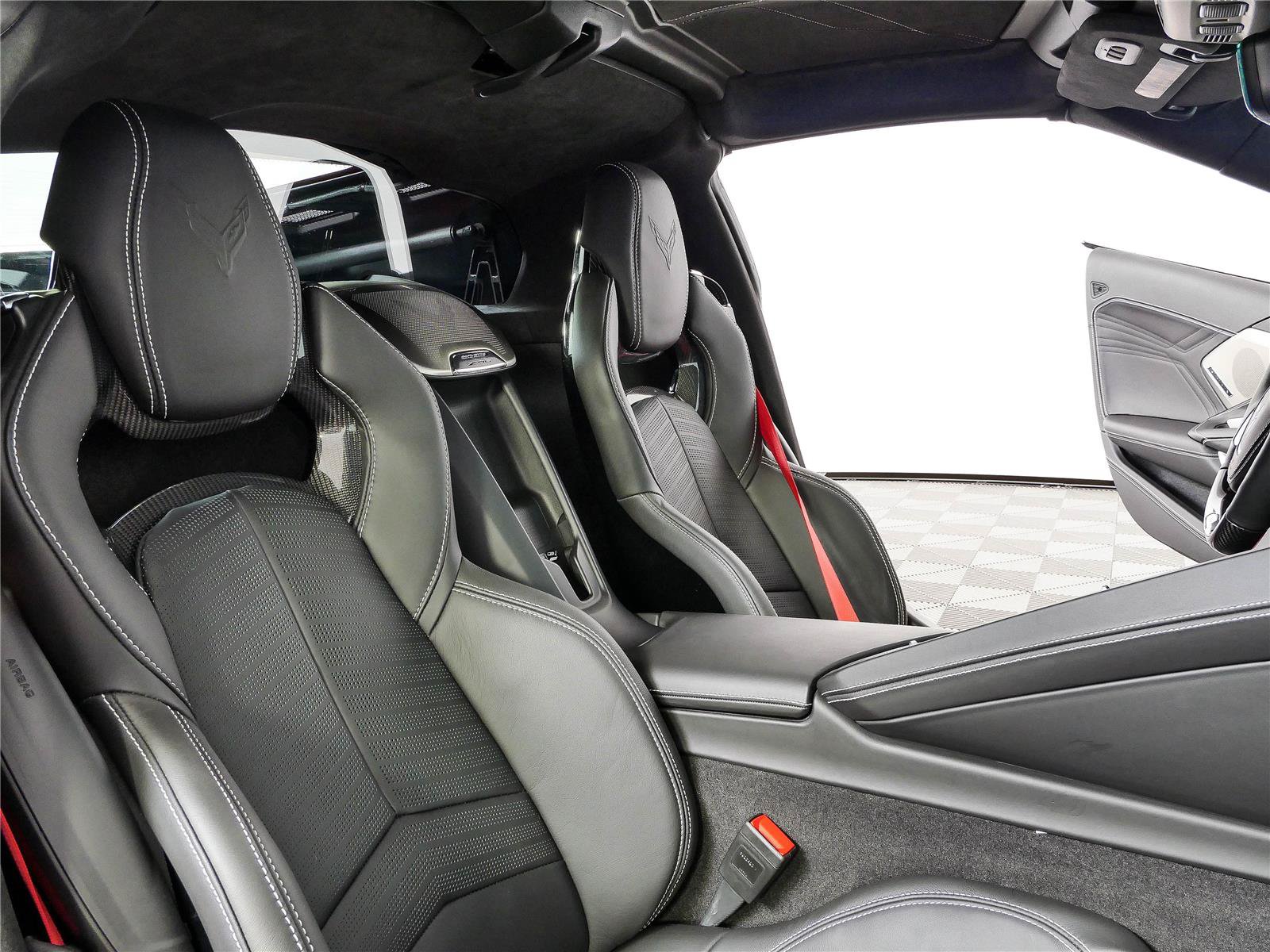 Used 2024 Chevrolet Corvette Z06 RWD image 19