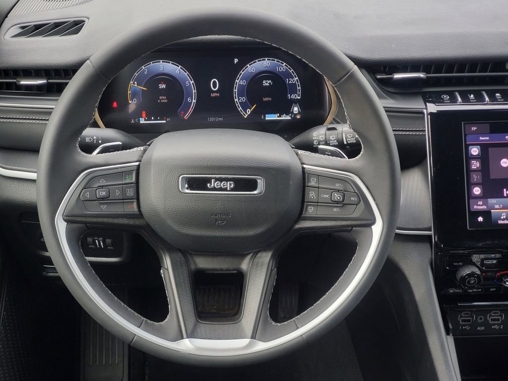 Used 2024 Jeep Grand Cherokee Laredo image 29