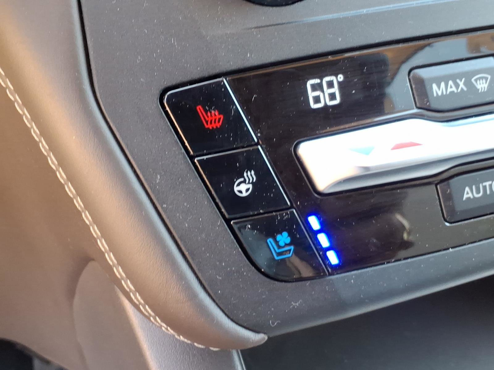 Used 2020 Ford Explorer Platinum w/ Premium Technology Package image 7