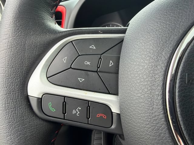 Used 2023 Jeep Renegade Latitude w/ Sun/Sound Group AWD/4WD image 24