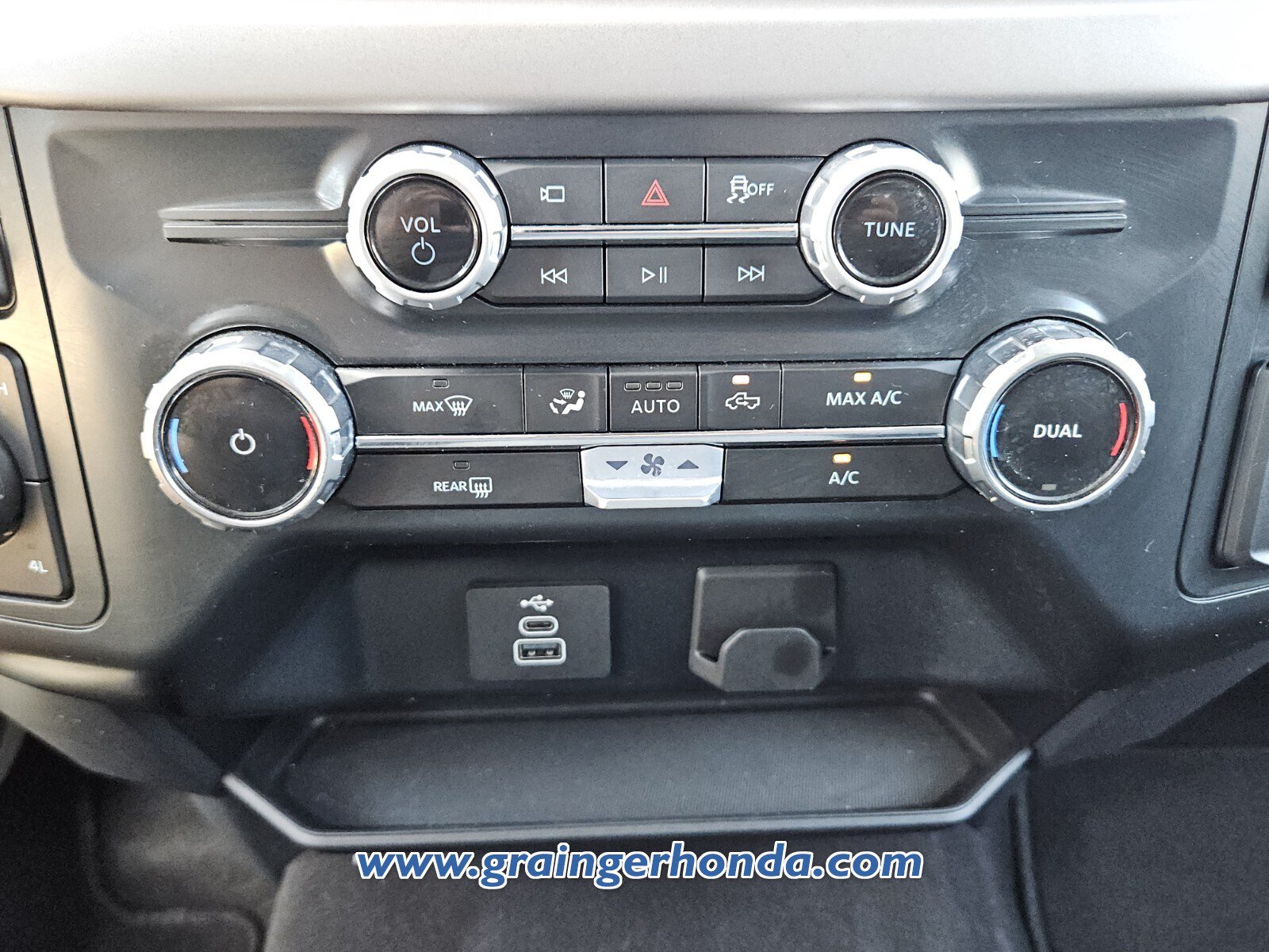 Used 2025 Ford F150 XLT w/ Equipment Group 301A Standard AWD/4WD image 17