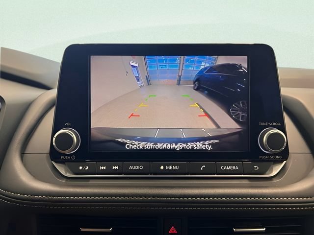 Used 2025 Nissan Rogue SV AWD/4WD image 21