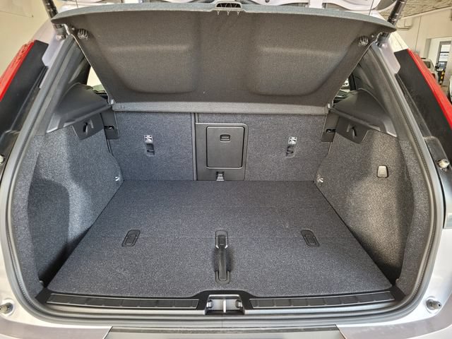 New 2026 Volvo XC40 B5 Ultra AWD/4WD image 18