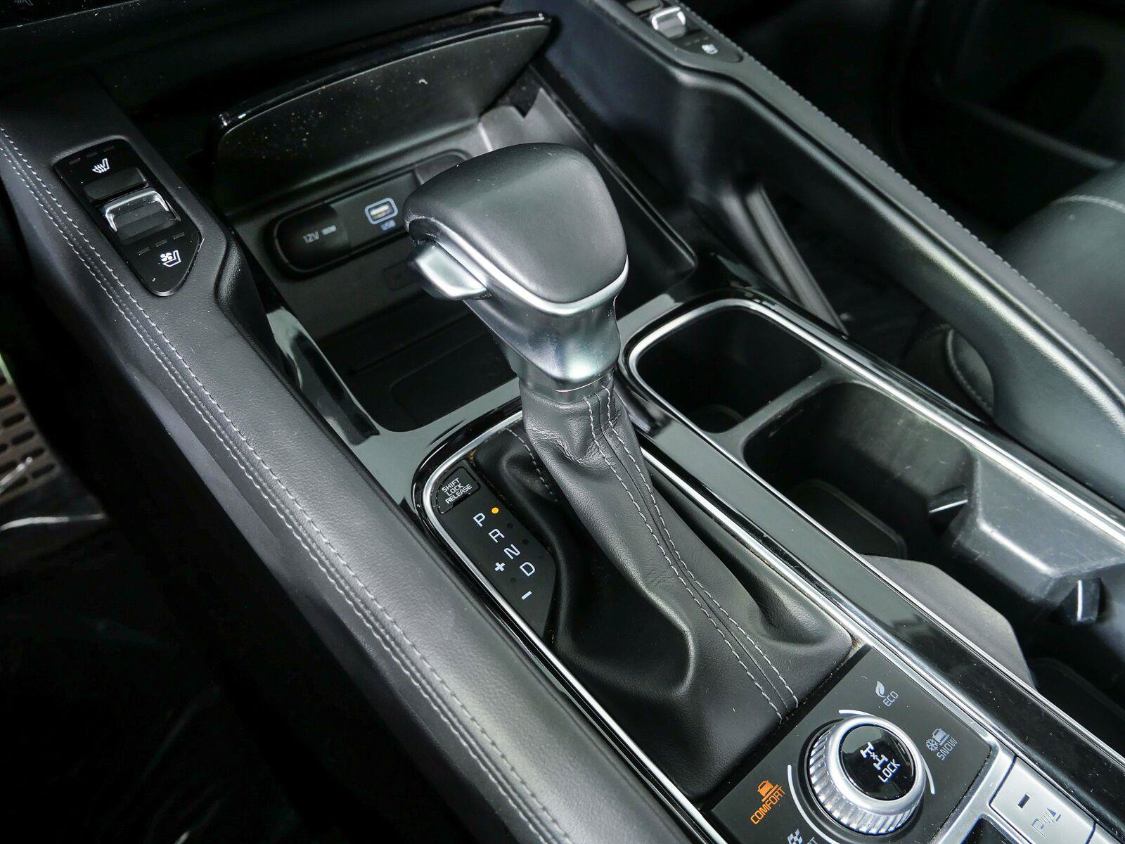 Used 2022 Kia Telluride SX w/ Nightfall Edition Package AWD/4WD image 19