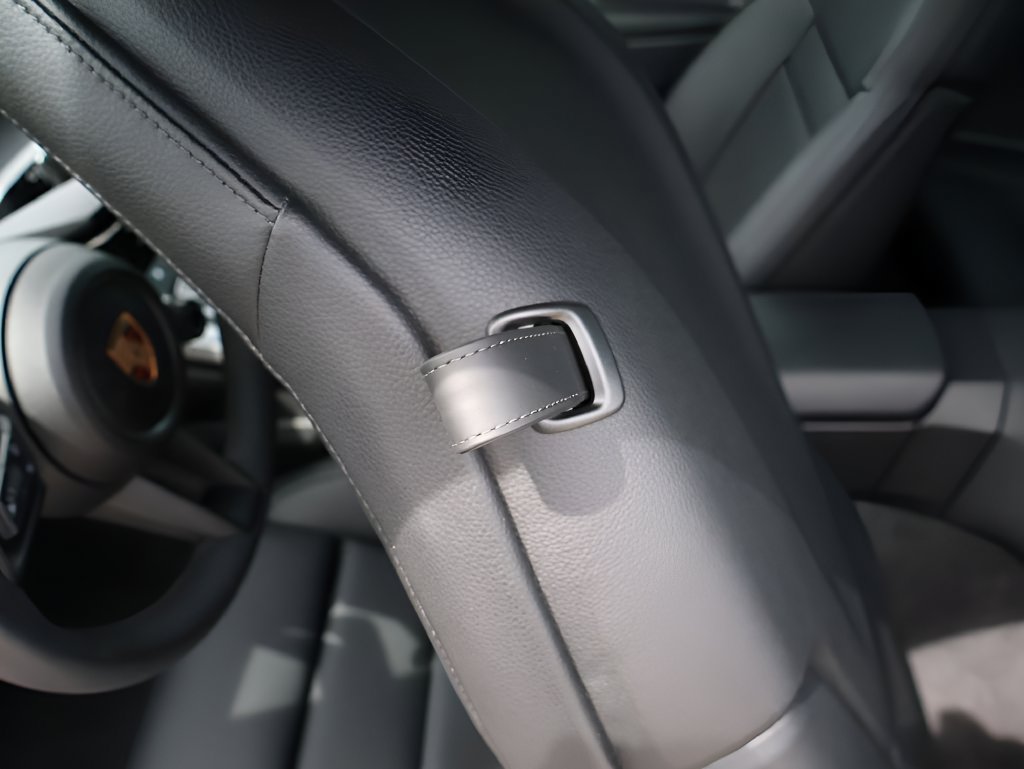 Certified 2025 Porsche 911 Carrera RWD image 17