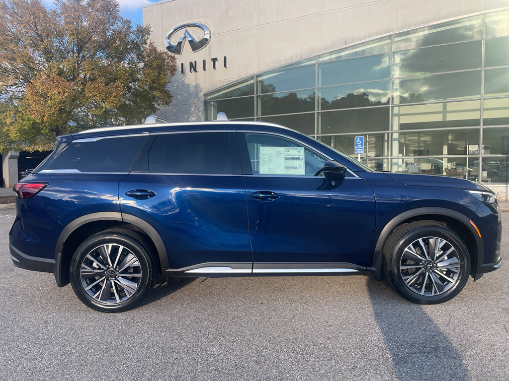 New 2026 INFINITI QX60 Luxe image 2