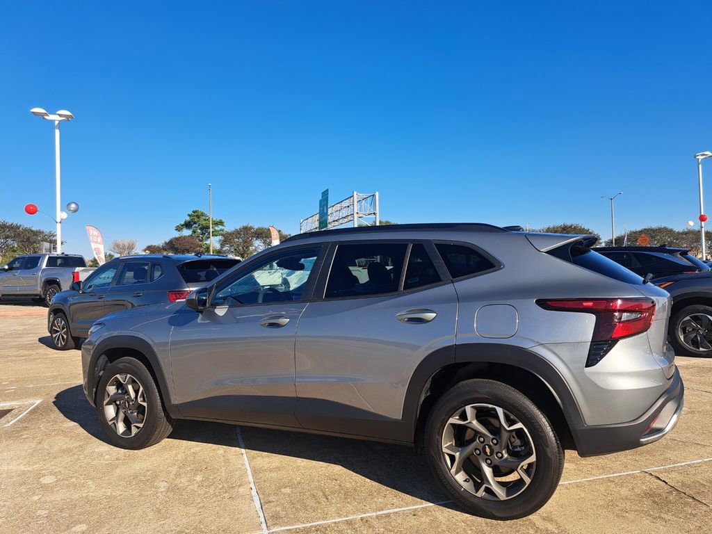 Used 2024 Chevrolet Trax LT image 7