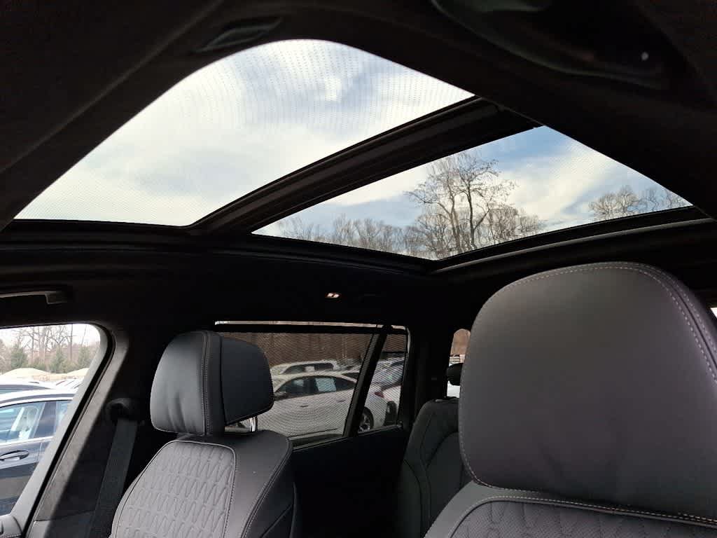 Used 2025 BMW X7 M60i AWD/4WD image 12