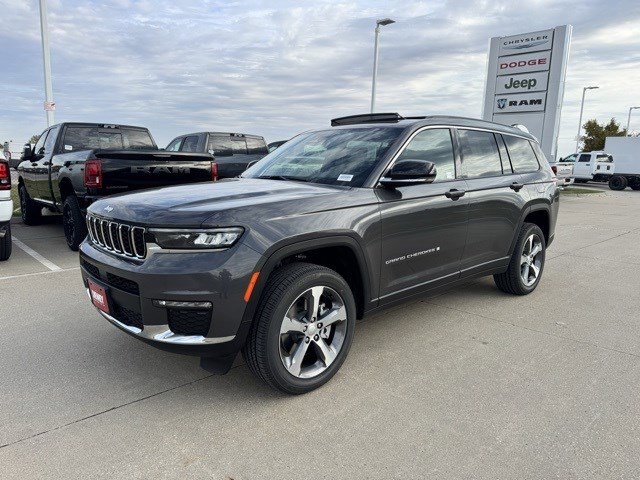New 2025 Jeep Grand Cherokee L Limited w/ Trailer Tow Package image 3