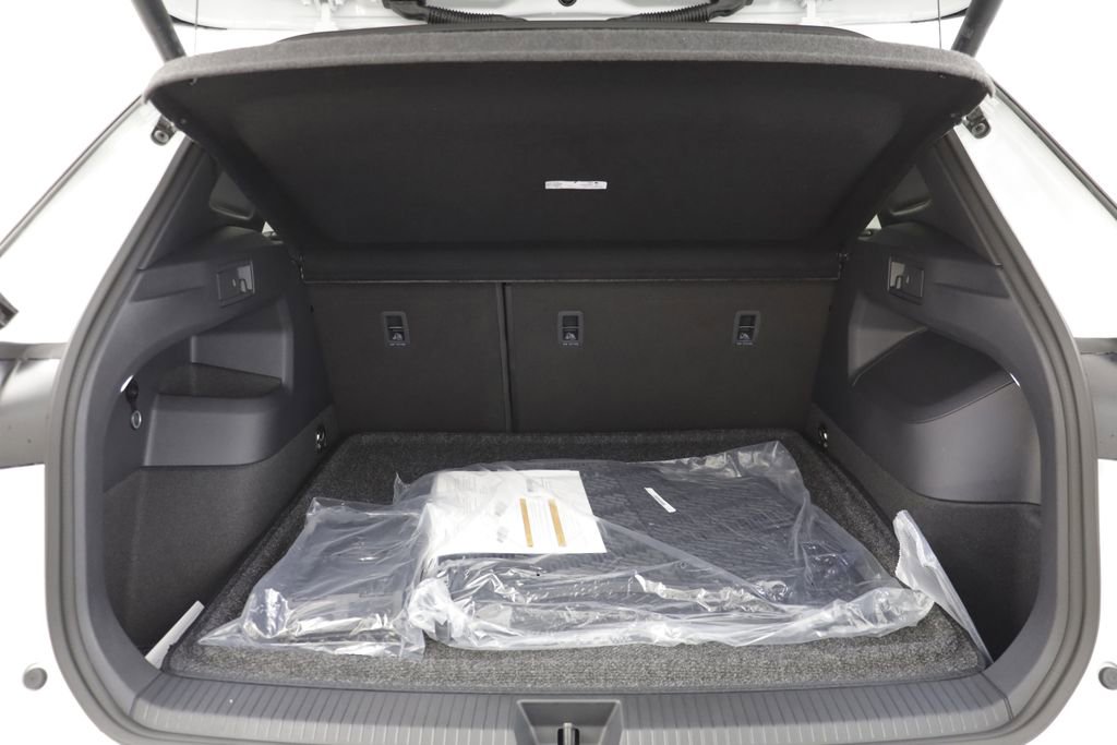 New 2026 Volkswagen Tiguan SEL R-Line AWD/4WD image 19